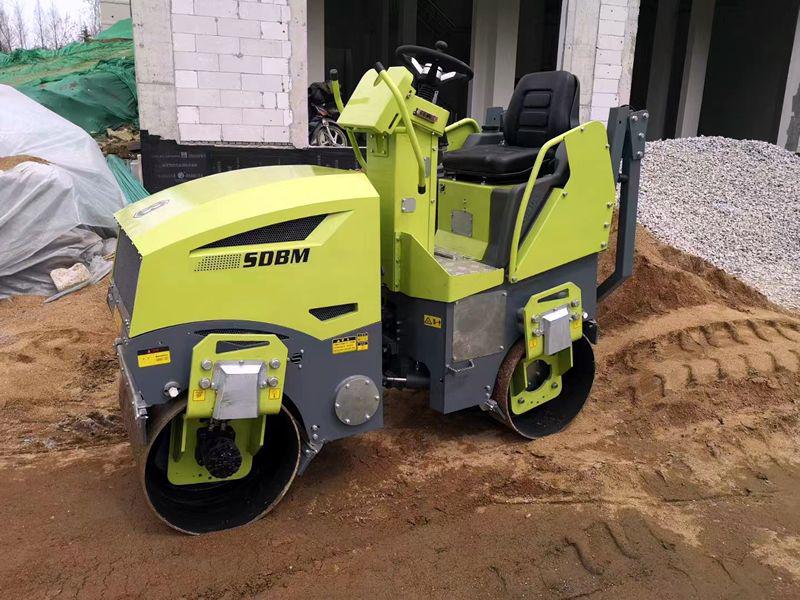 奔馬小型壓路機(jī)土方壓實(shí)、溝槽回填施工案例