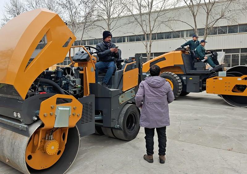國外客戶來我廠參觀考察，并達(dá)成合作意向
