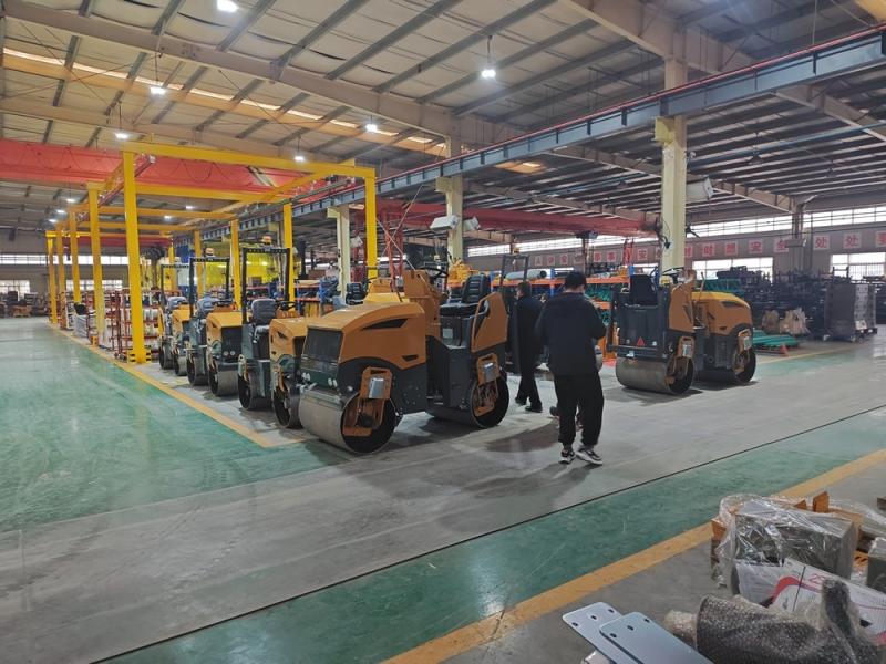 小型壓路機(jī)價格不能盲從，先把知識來學(xué)起！